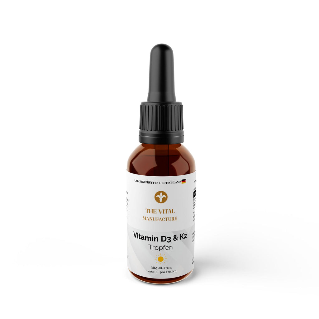 50ml Flasche Vitamin D3 & K2 Tropfen von THE VITAL MANUFACTURE, laborgeprüft, 1000 I.E. pro Tropfen auf Kokosöl-Basis.